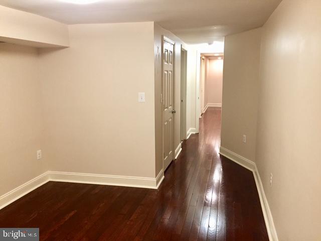 2225-#b Brookfield Ave Property Photo 14