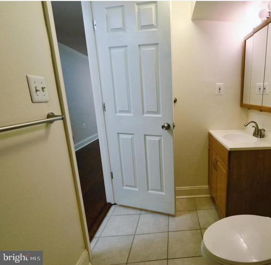 2225-#b Brookfield Ave Property Photo 16
