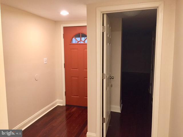 2225-#b Brookfield Ave Property Photo 19