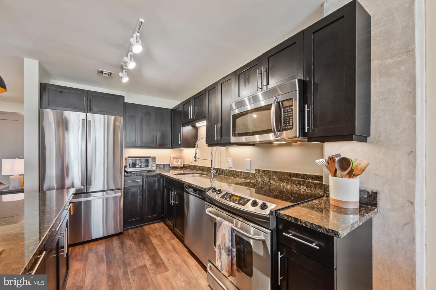 1200 Steuart St #327 Property Photo 10