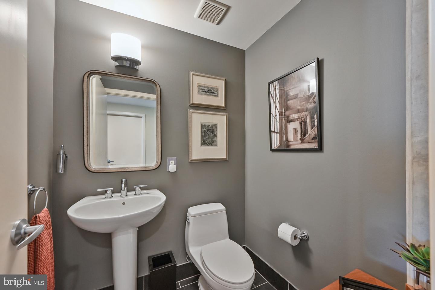 1200 Steuart St #327 Property Photo 22