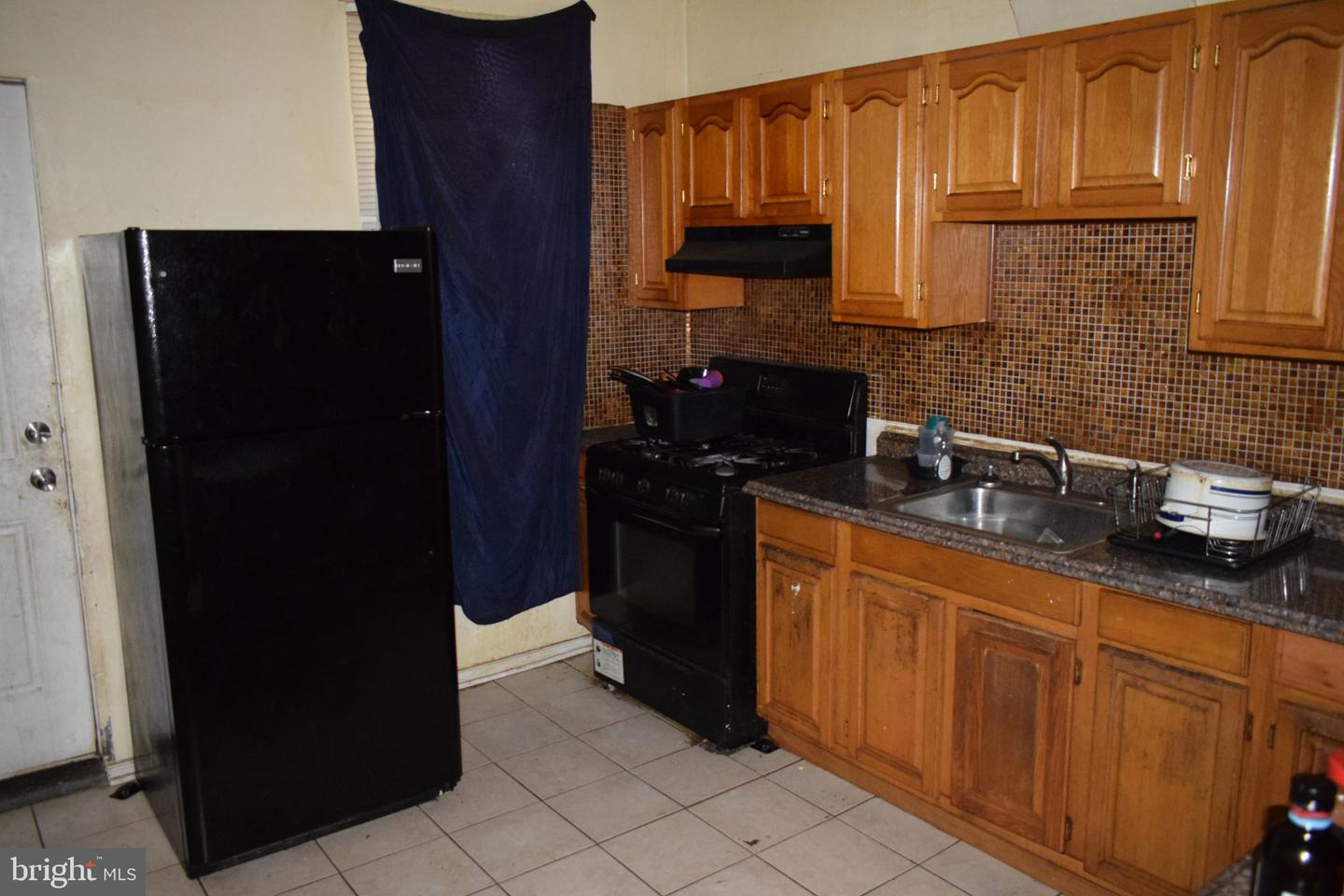 1726 Appleton St Property Photo 2