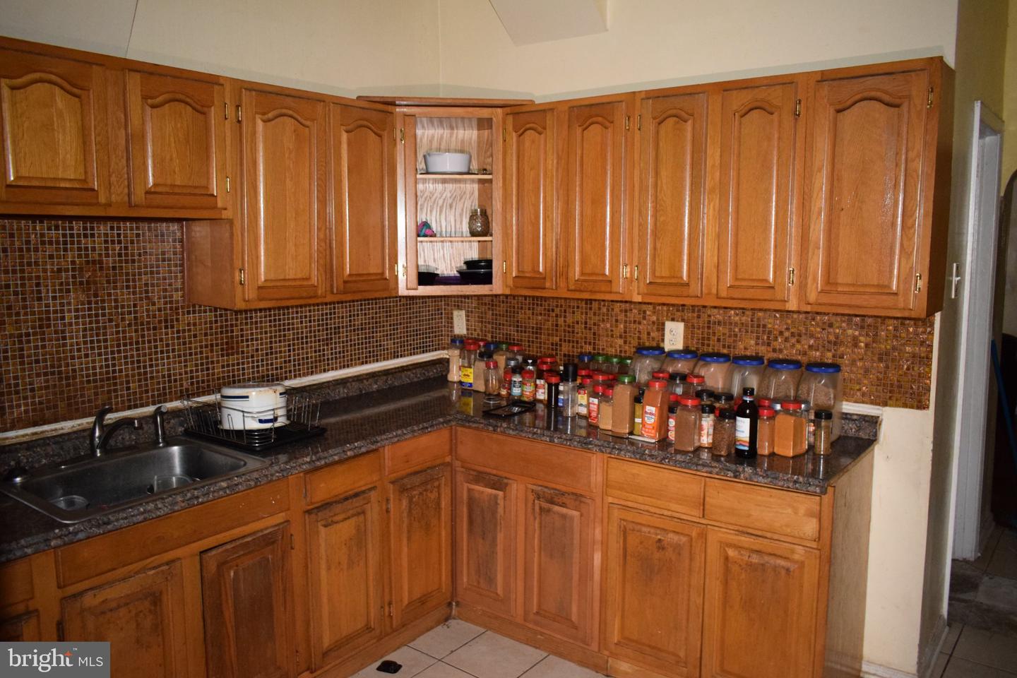 1726 Appleton St Property Photo 3