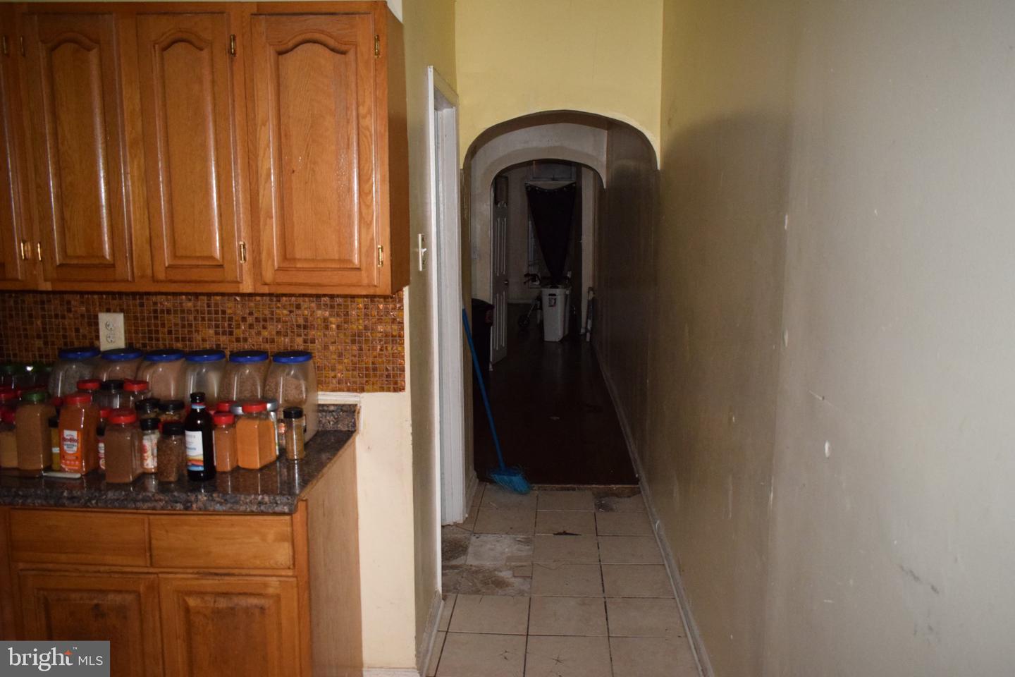 1726 Appleton St Property Photo 5
