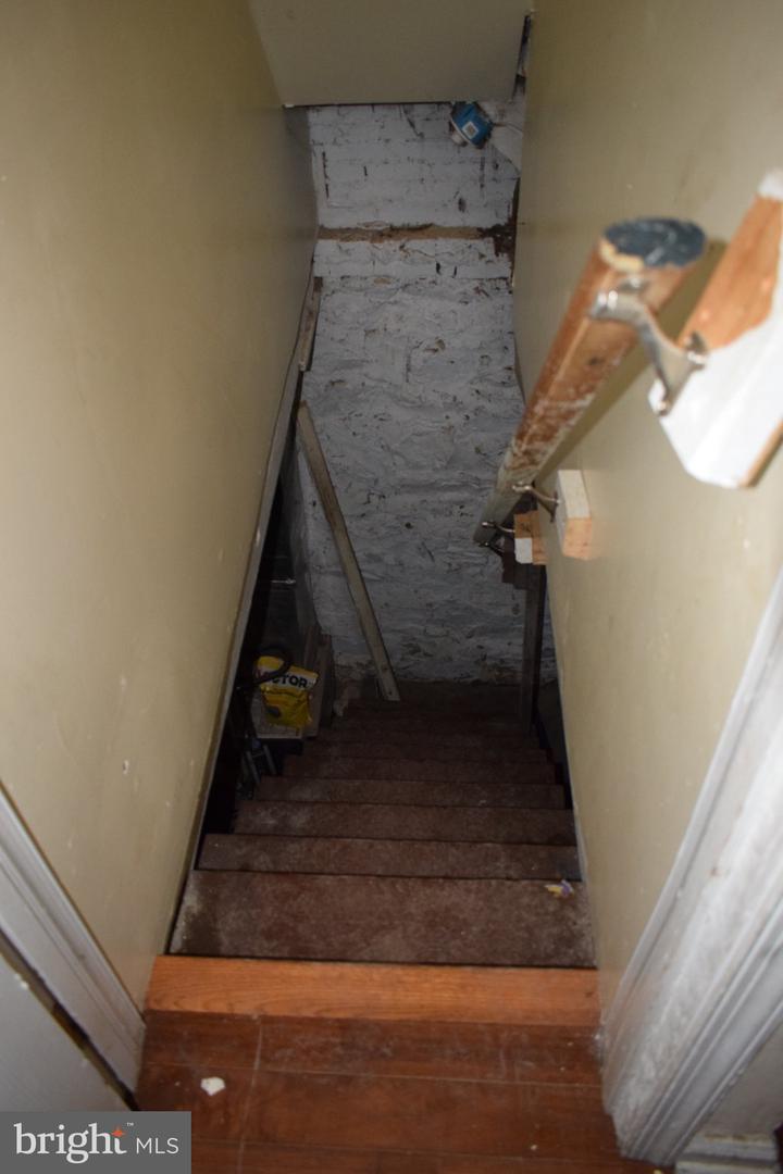 1726 Appleton St Property Photo 8
