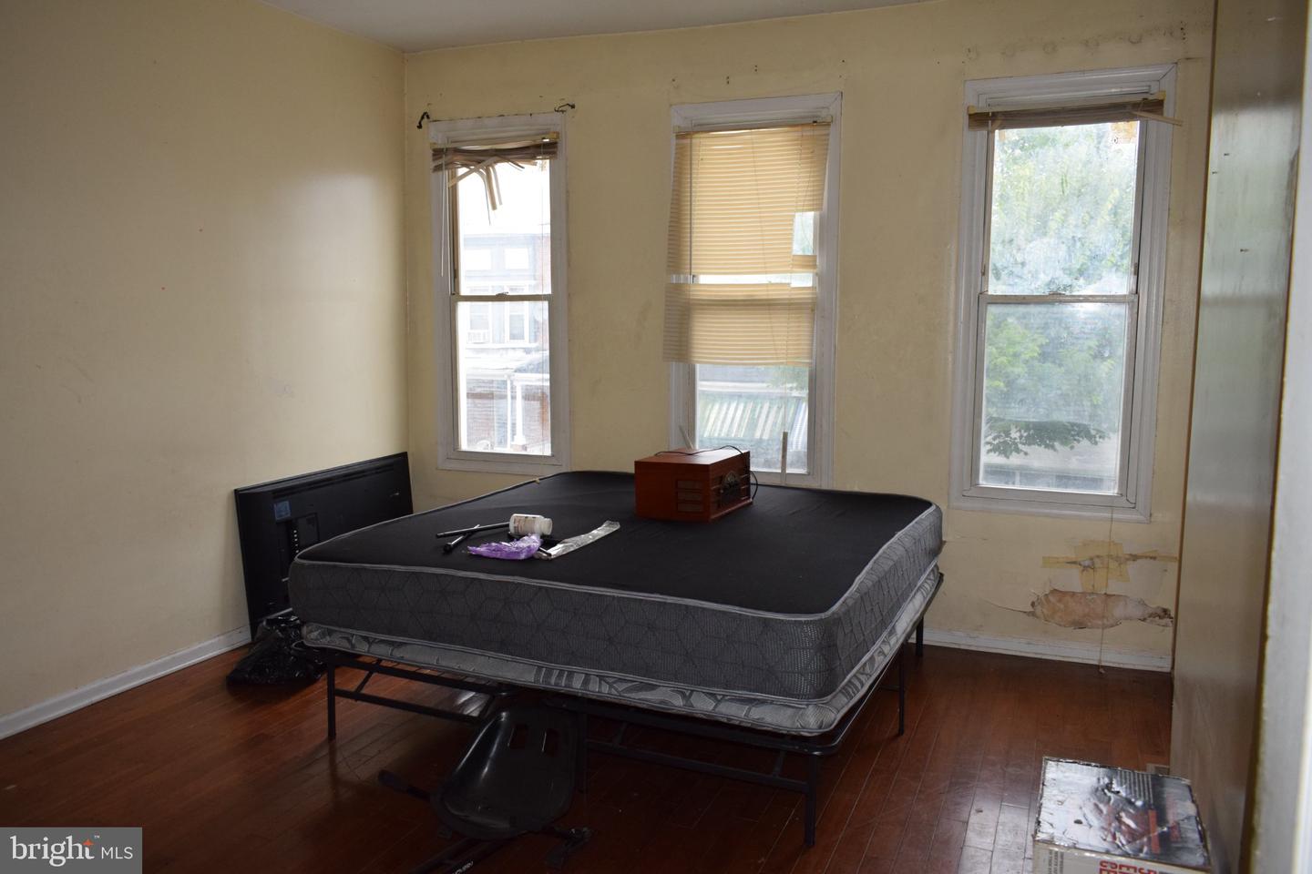 1726 Appleton St Property Photo 11