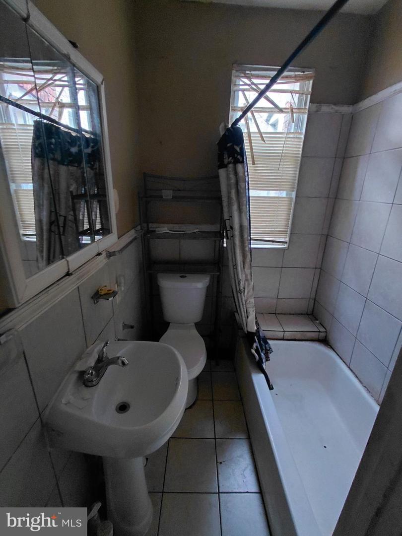 1726 Appleton St Property Photo 14