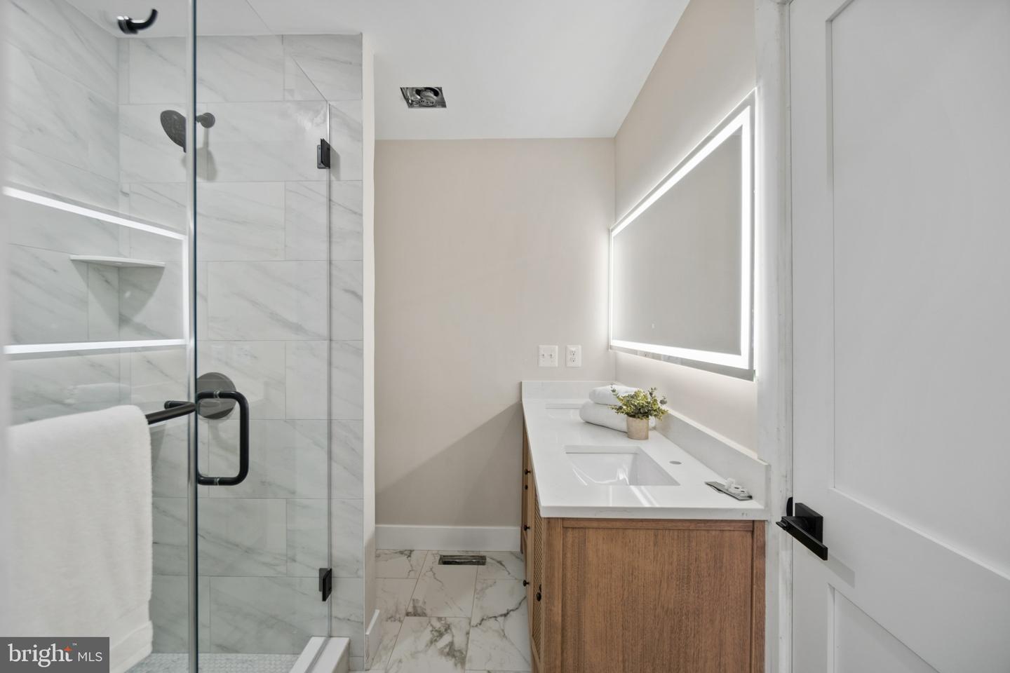 3921 Roland Ave Property Photo 15