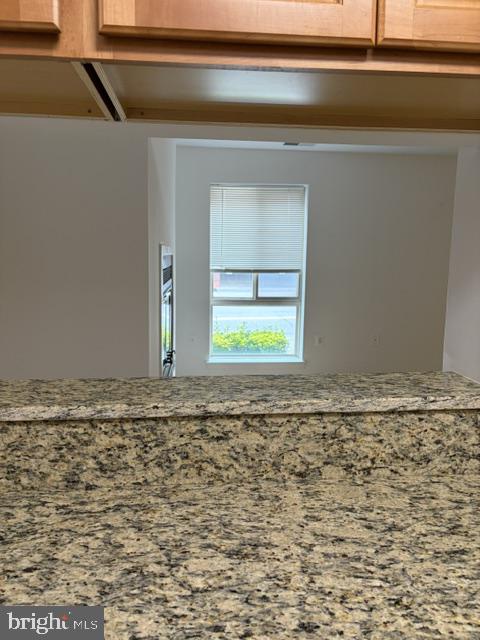 656 S Charles St #r 18 Property Photo 13