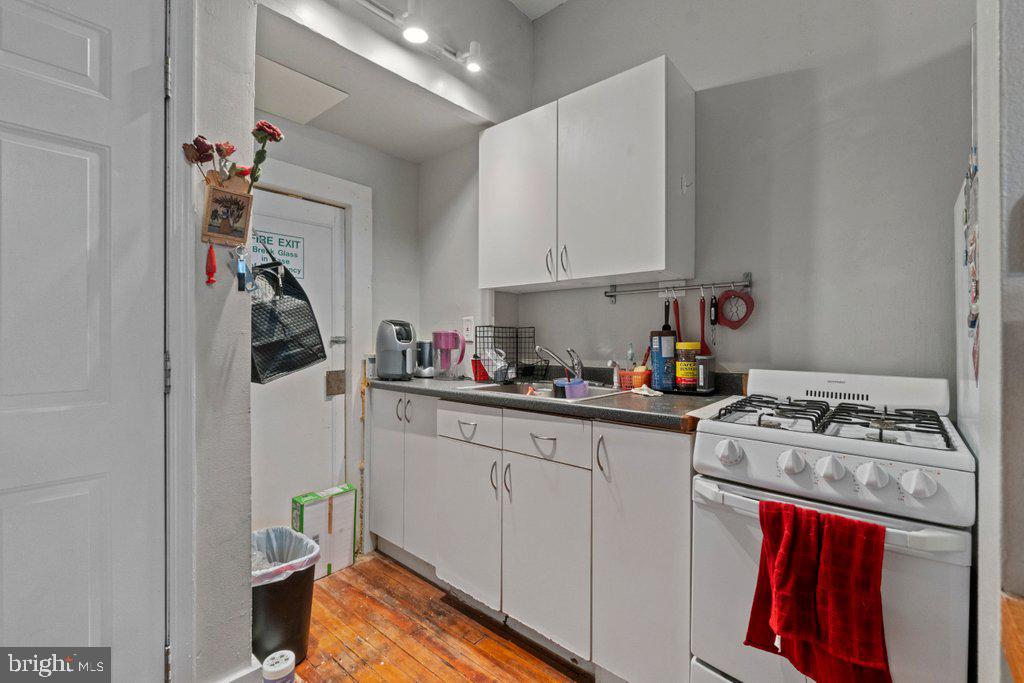 2841 N Calvert St Property Photo 21