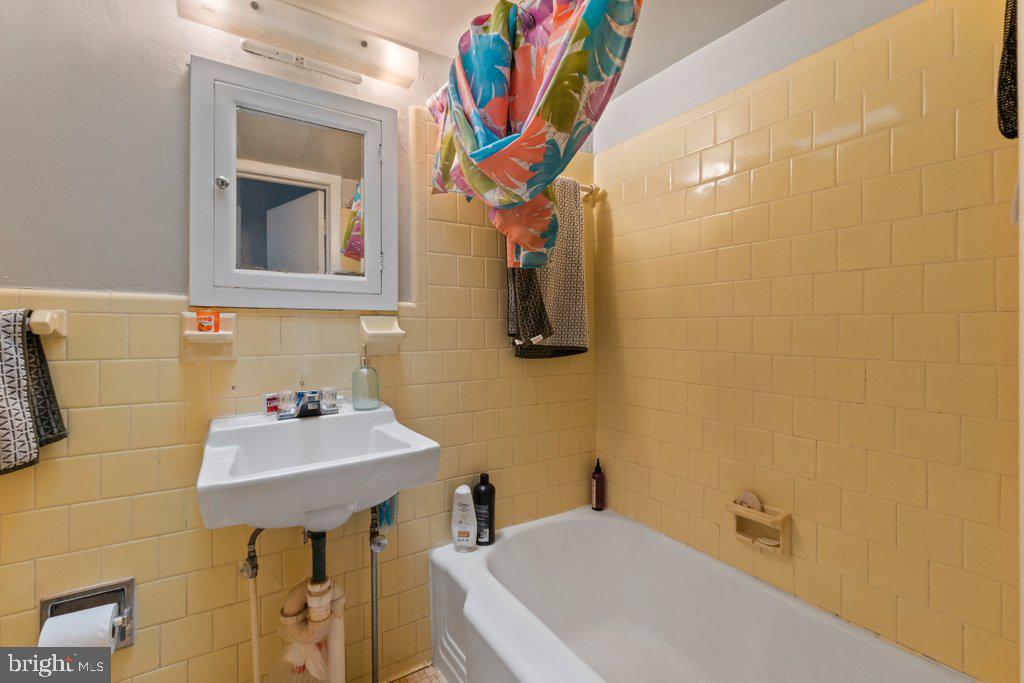 2841 N Calvert St Property Photo 11