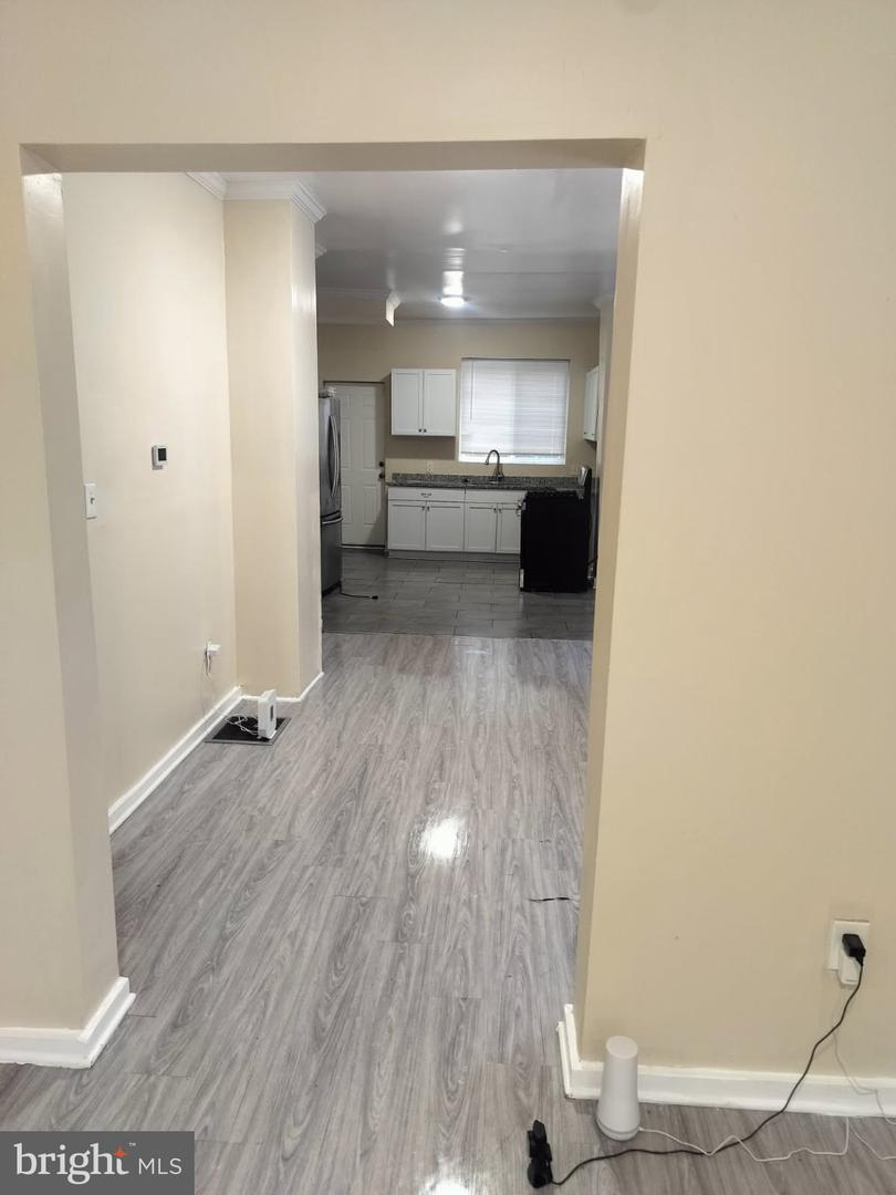 2500 W Fayette St Property Photo 7