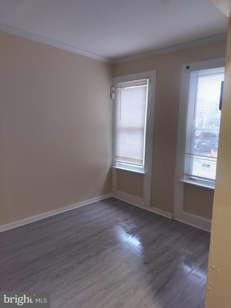 2500 W Fayette St Property Photo 9