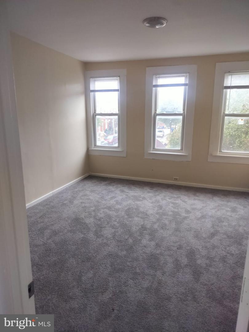 2500 W Fayette St Property Photo 14