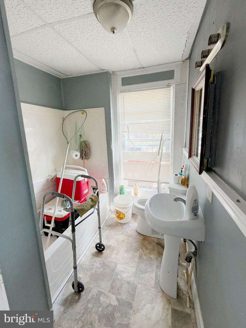1112 N Eden St Property Photo 19