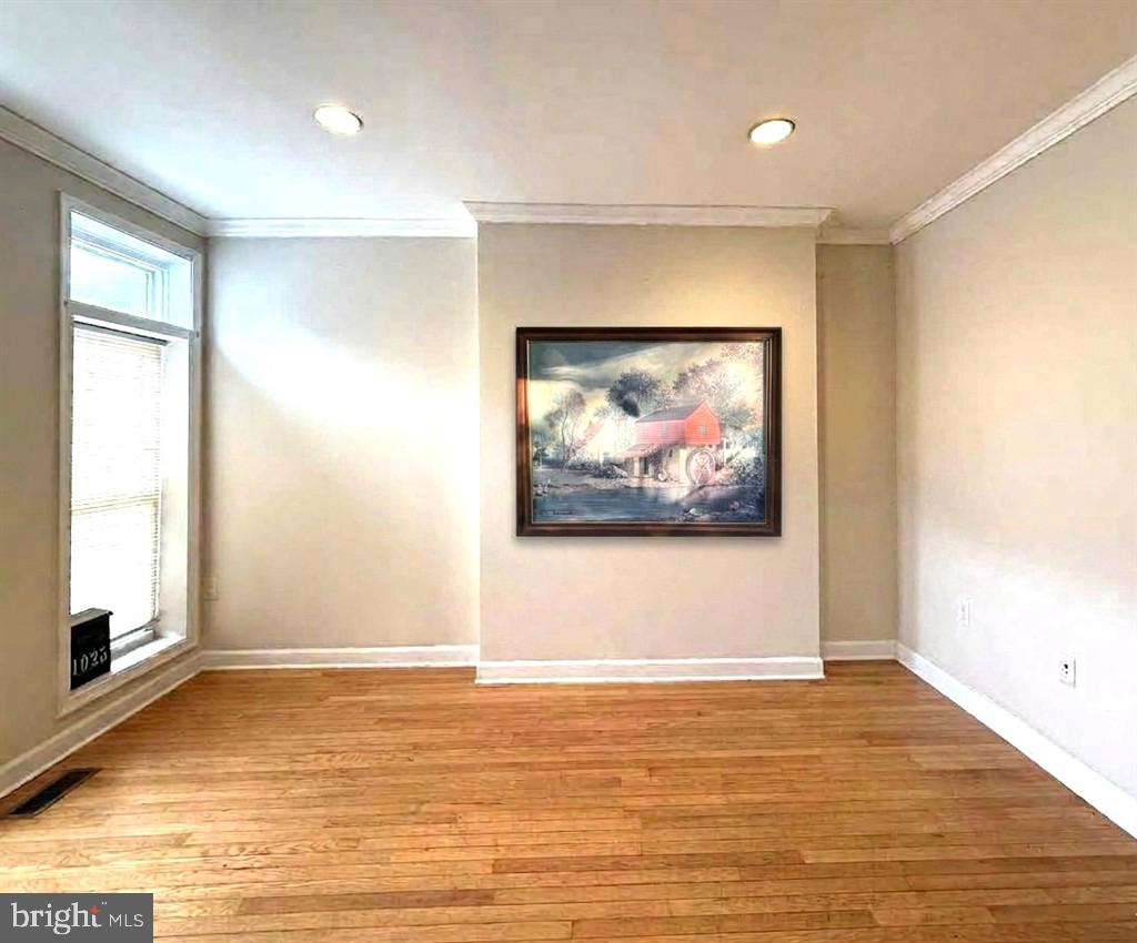 1025 W Fayette St Property Photo 2