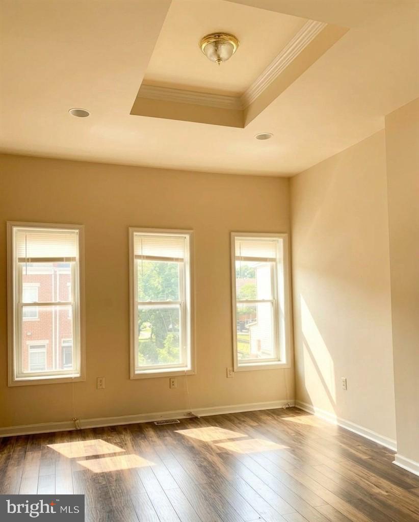1025 W Fayette St Property Photo 5