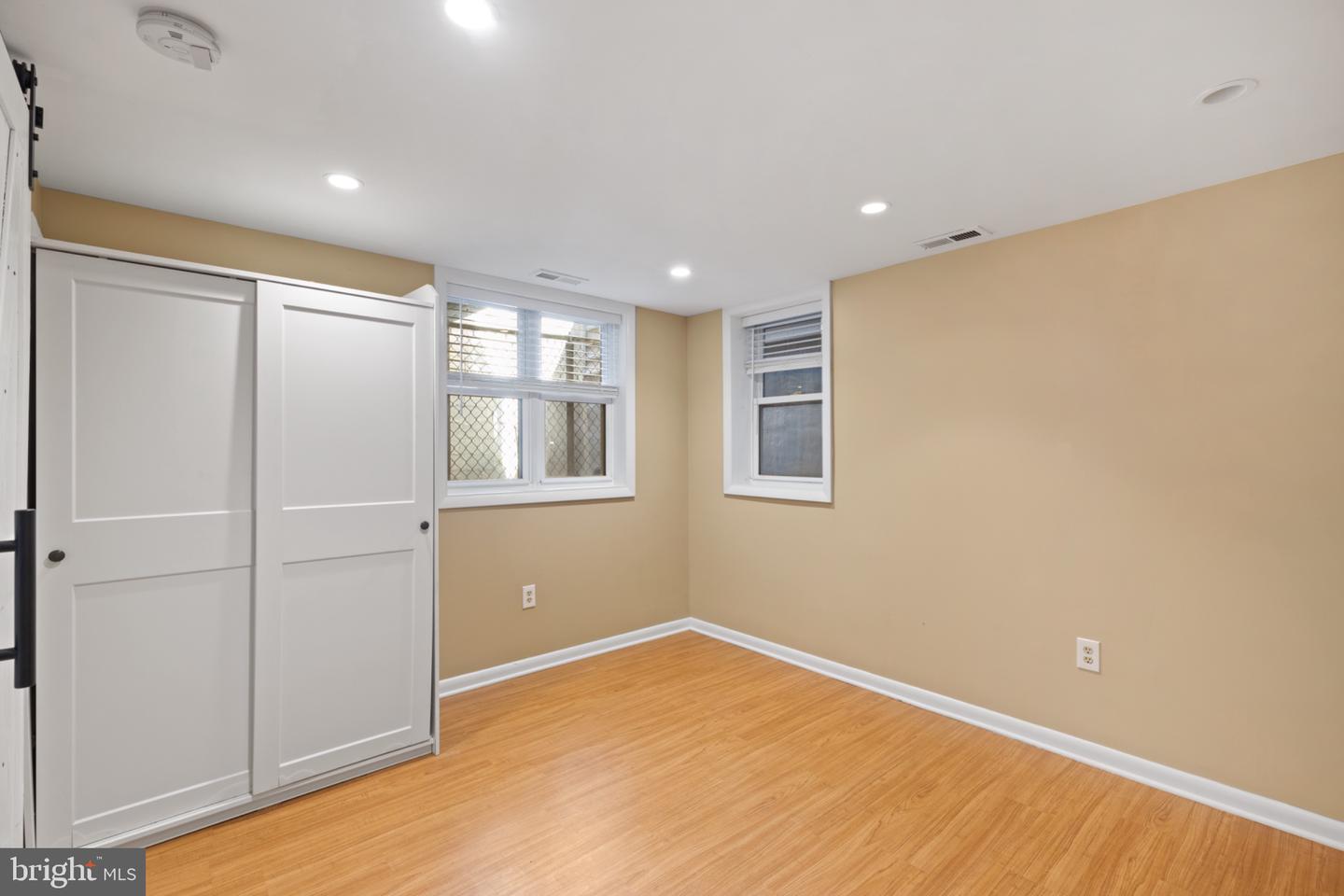 2204 Cambridge St Property Photo 10