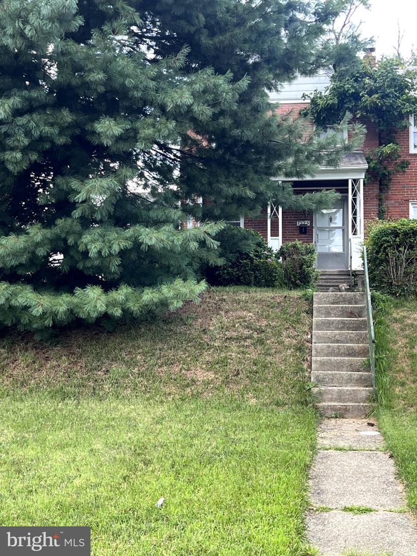 1575 Winston Ave Property Photo 1