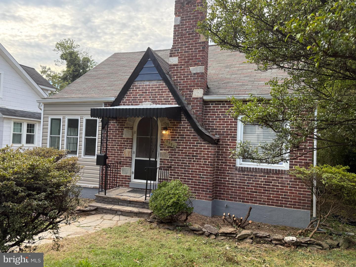 5928 GREENHILL AVE Property Photo 1
