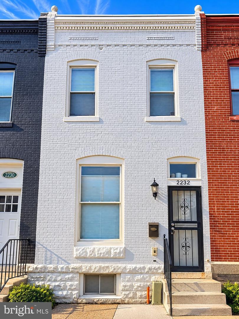 2232 E CHASE ST E Property Photo 1