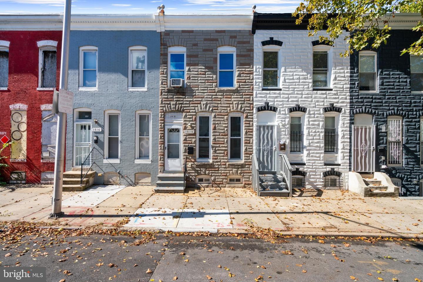 1818 N COLLINGTON AVE Property Photo 1