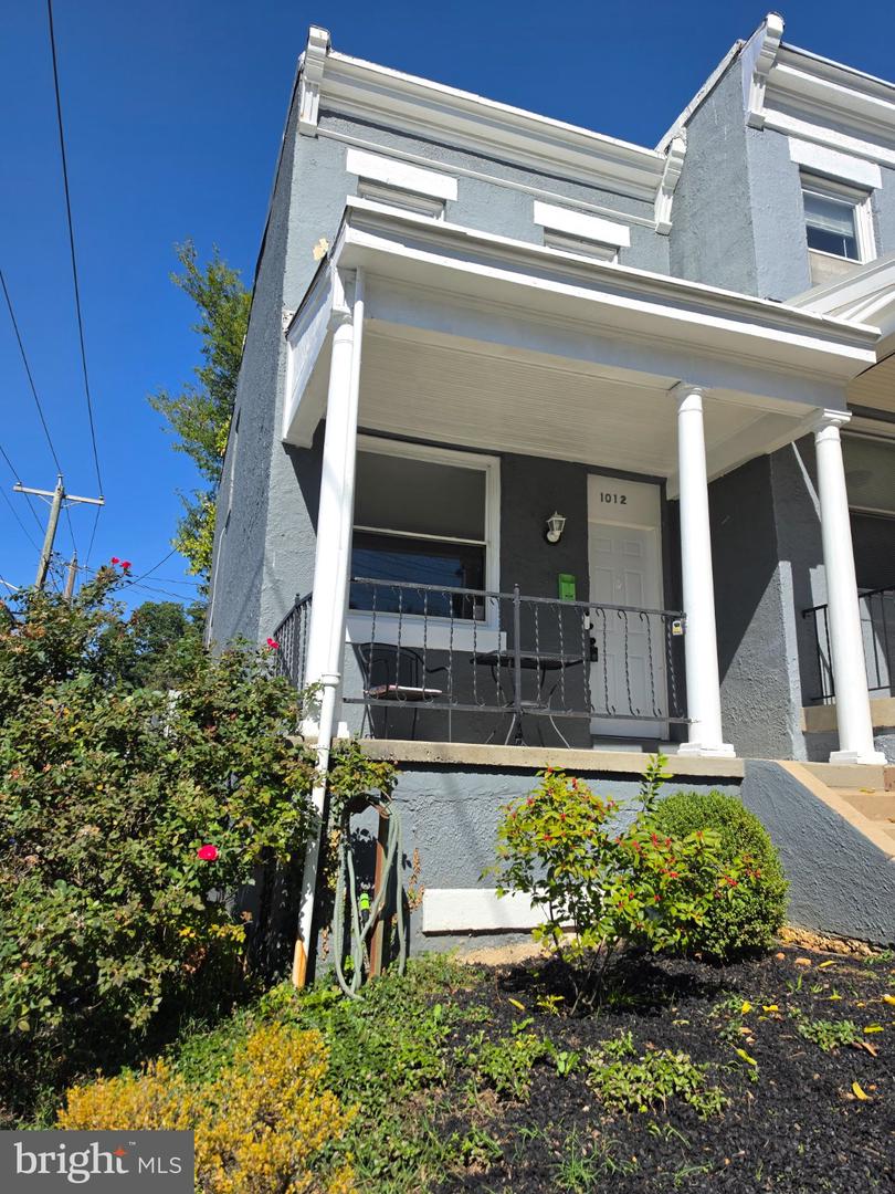 1012 W 41 STREET ST Property Photo 1