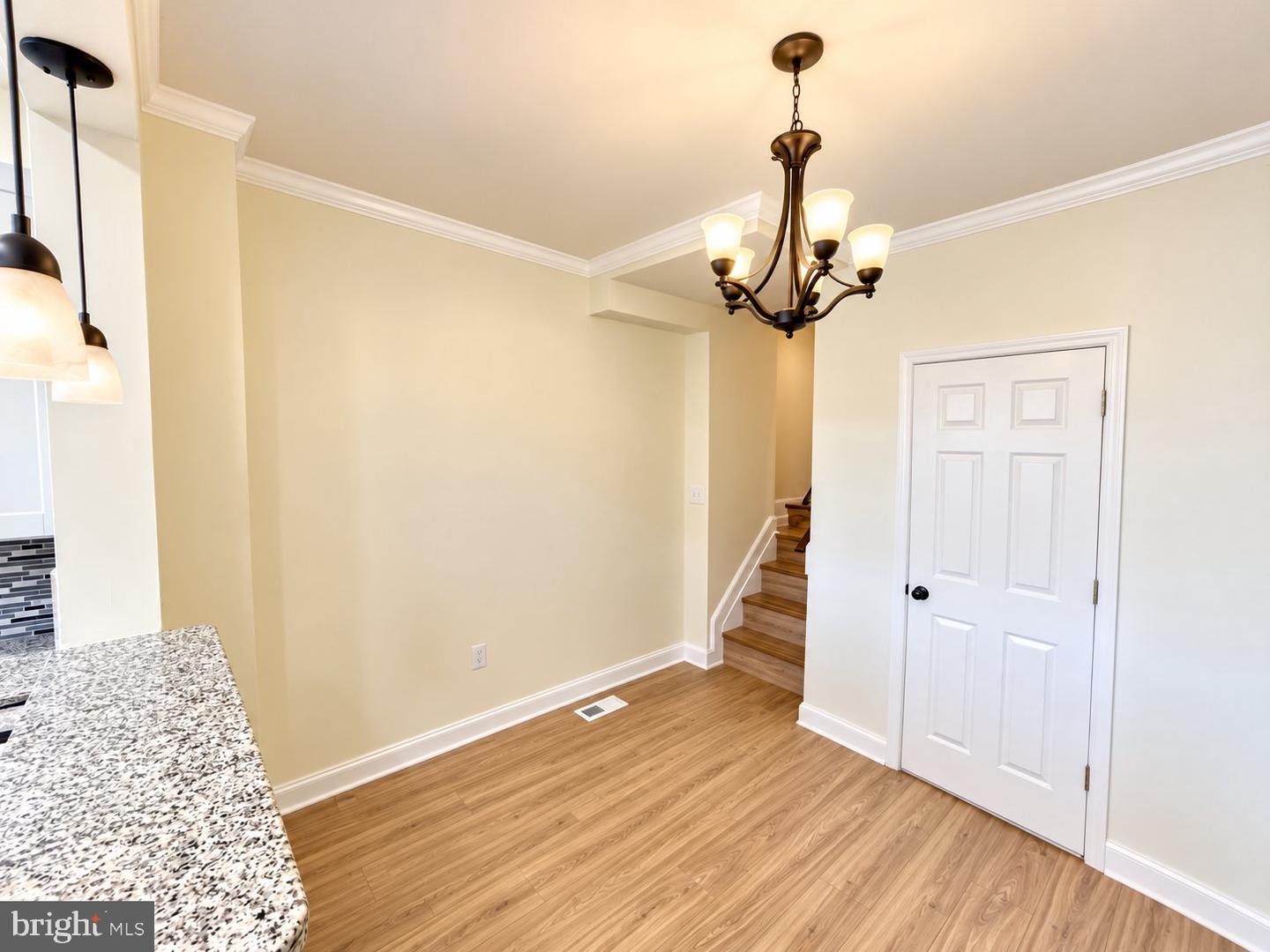 1603 N Warwick Ave Property Photo 10