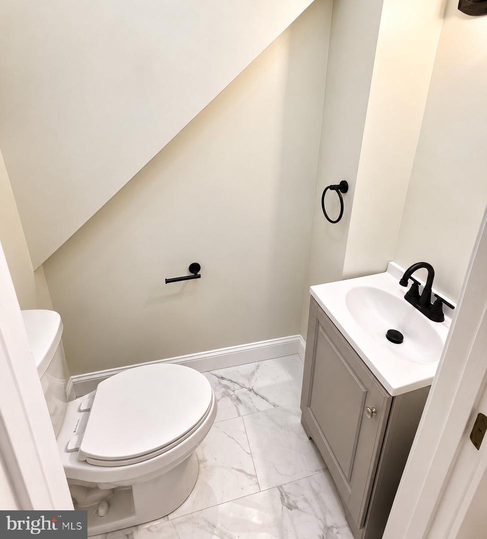 1603 N Warwick Ave Property Photo 16