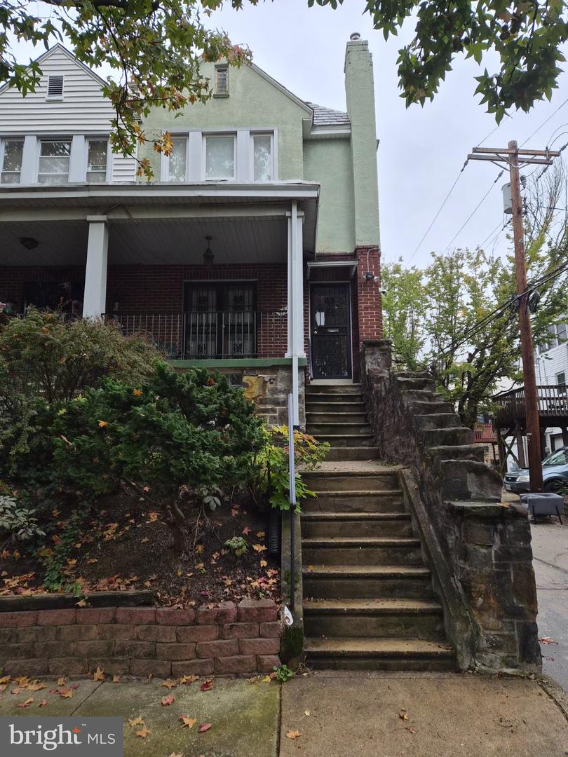 916 MCKEWIN AVE Property Photo 1