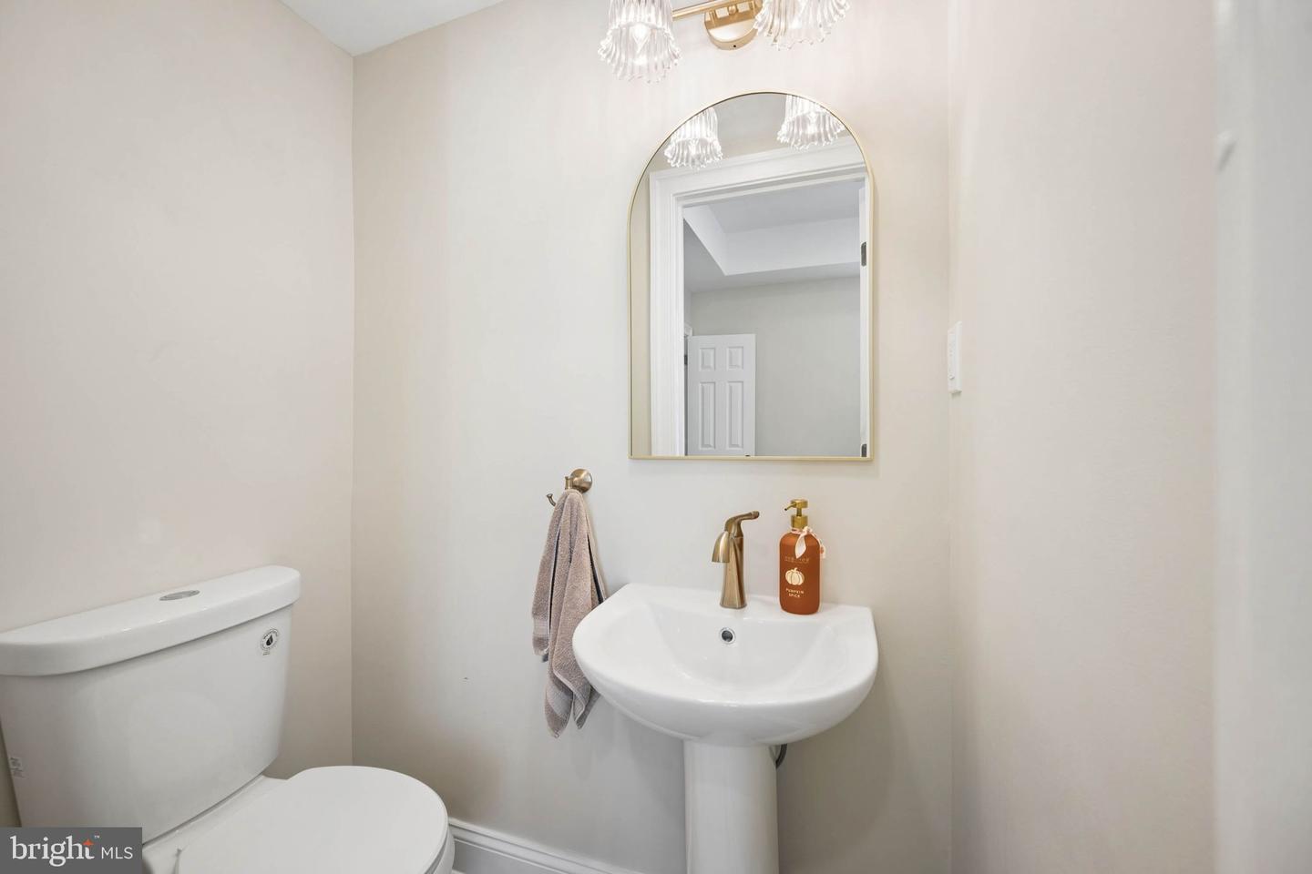 3013 Clearview Ave Property Photo 33