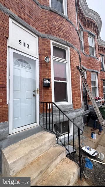 913 N MONROE ST Property Photo 1
