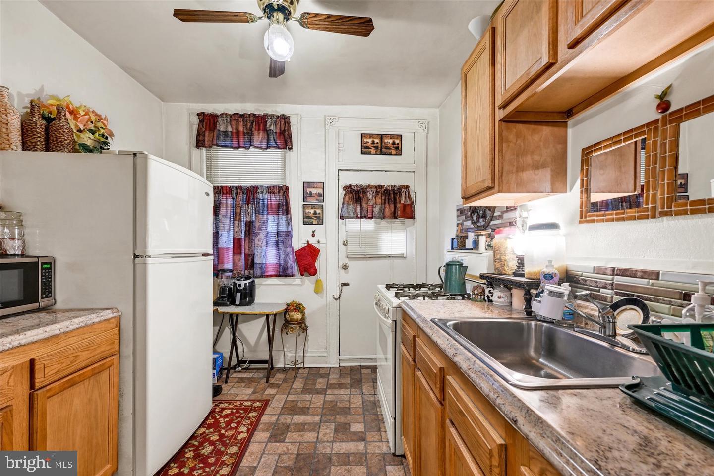 48 N Ellamont St N Property Photo 10