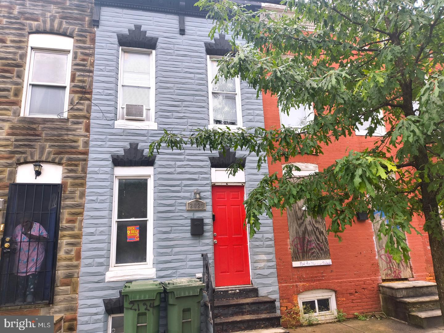 2027 ASHTON ST Property Photo 1