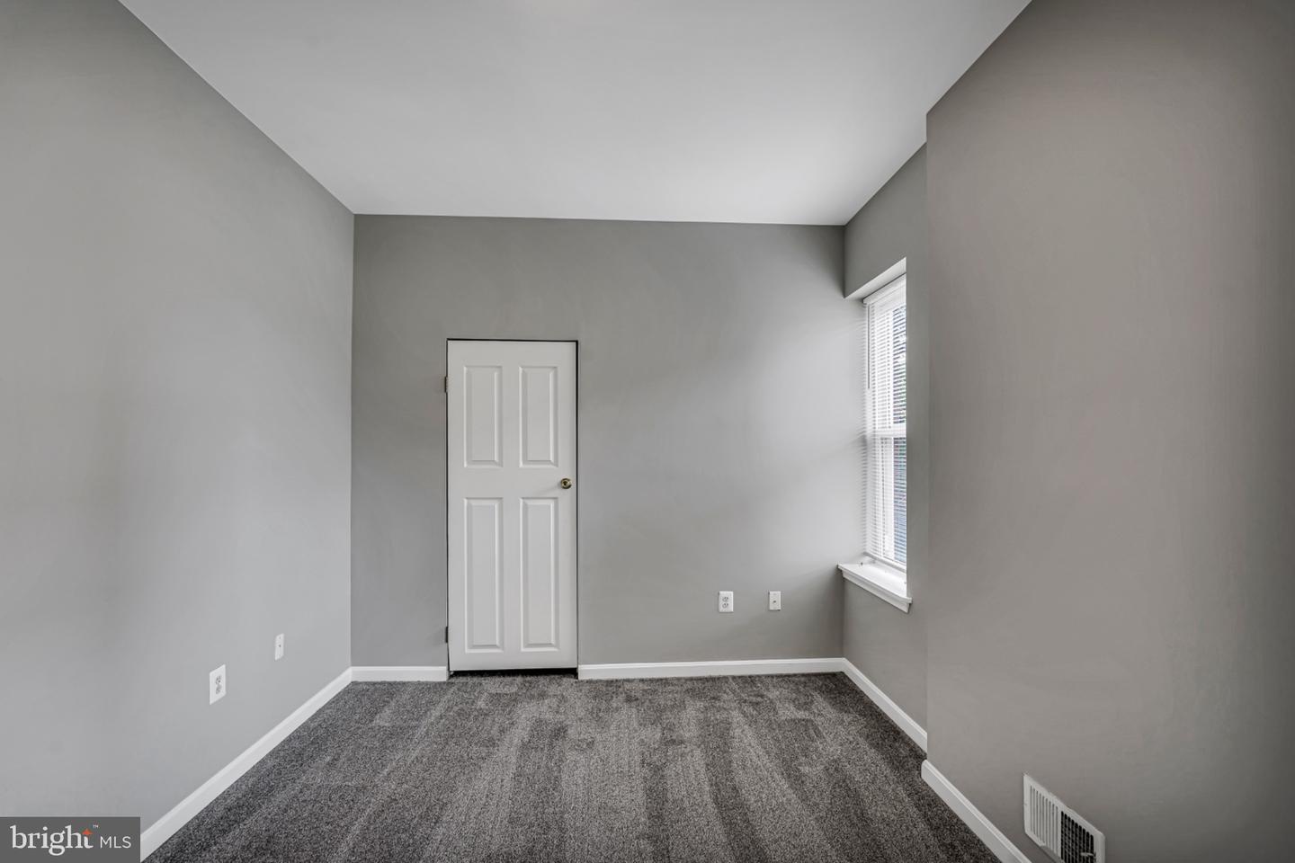 2110 Homewood Ave Property Photo 21