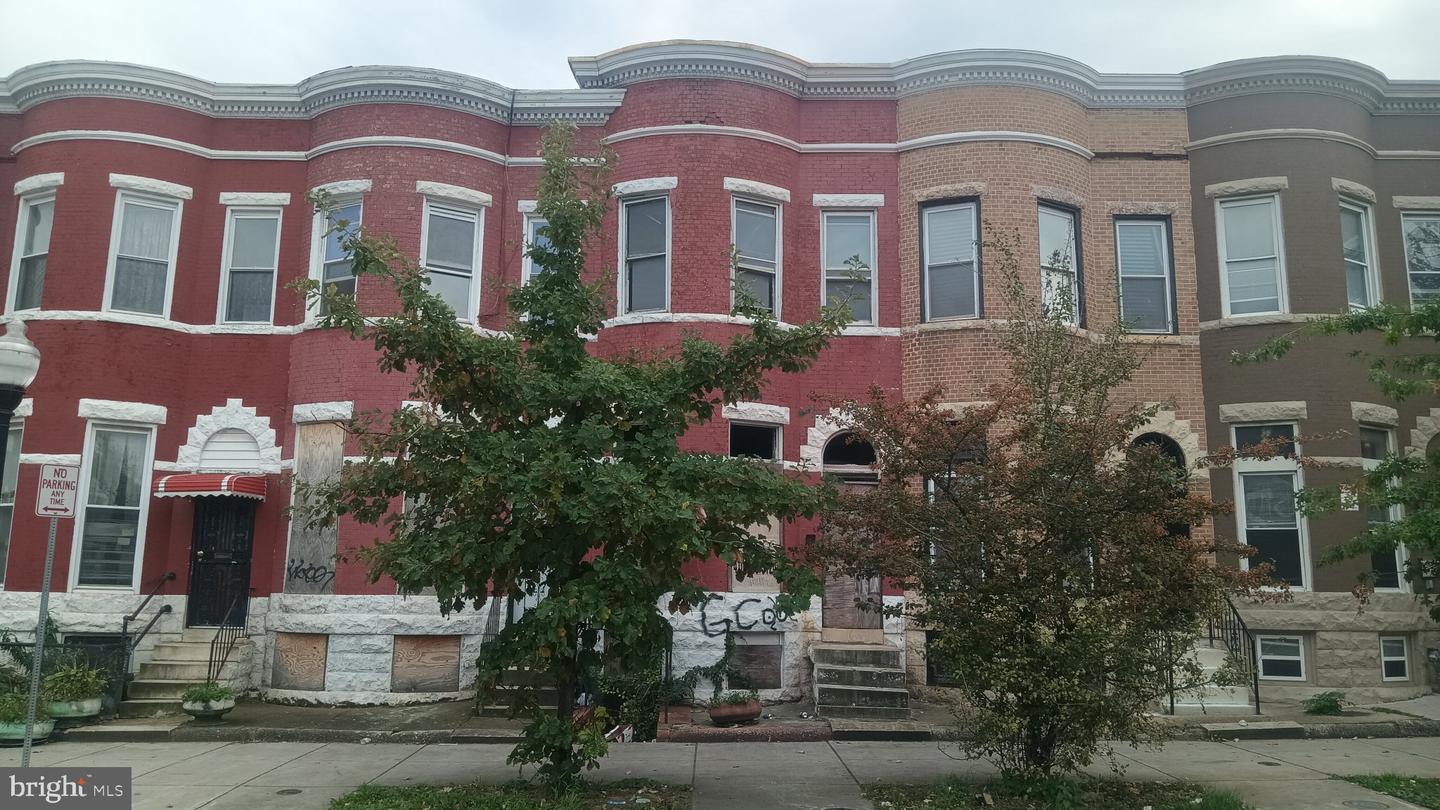 1731 W NORTH AVE Property Photo 1