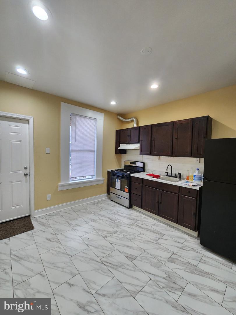 517 N Belnord Ave Property Photo 2
