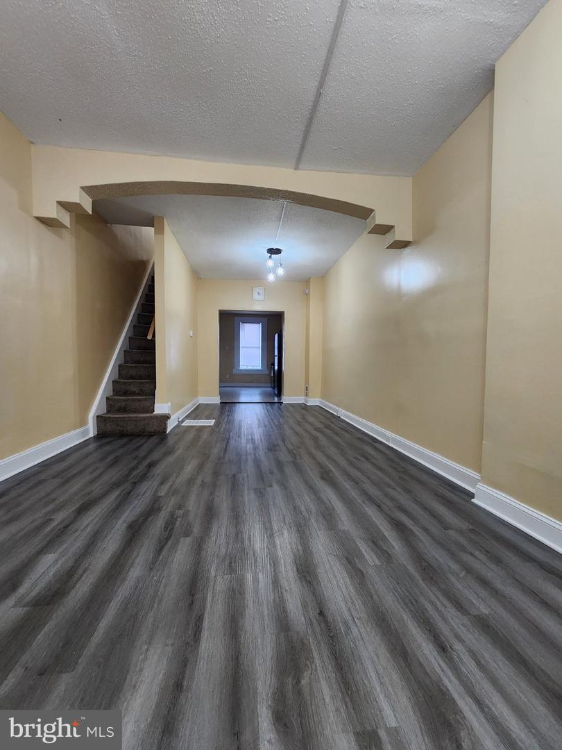 517 N Belnord Ave Property Photo 6