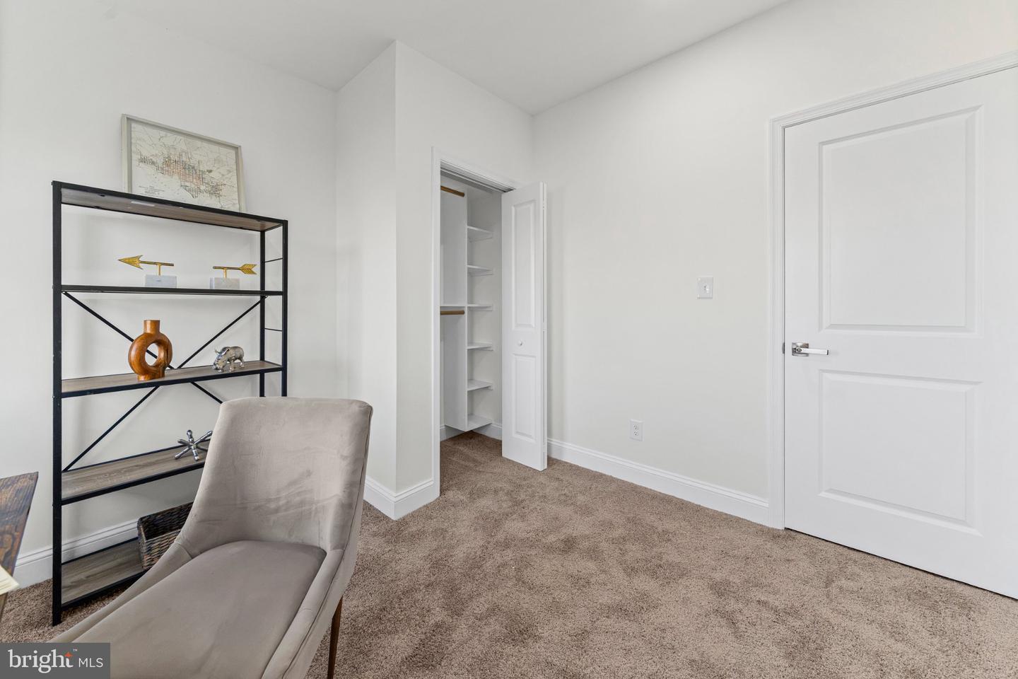 1733 N Milton Ave Property Photo 25