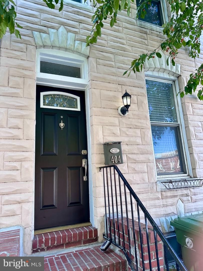 404 S Eaton St S Property Photo 1