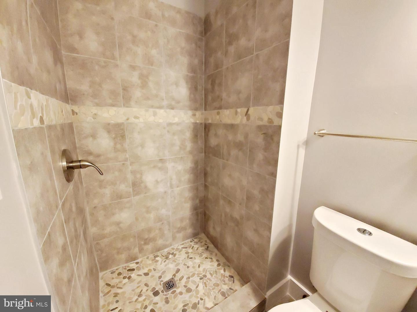 1182 Washington Blvd Property Photo 4