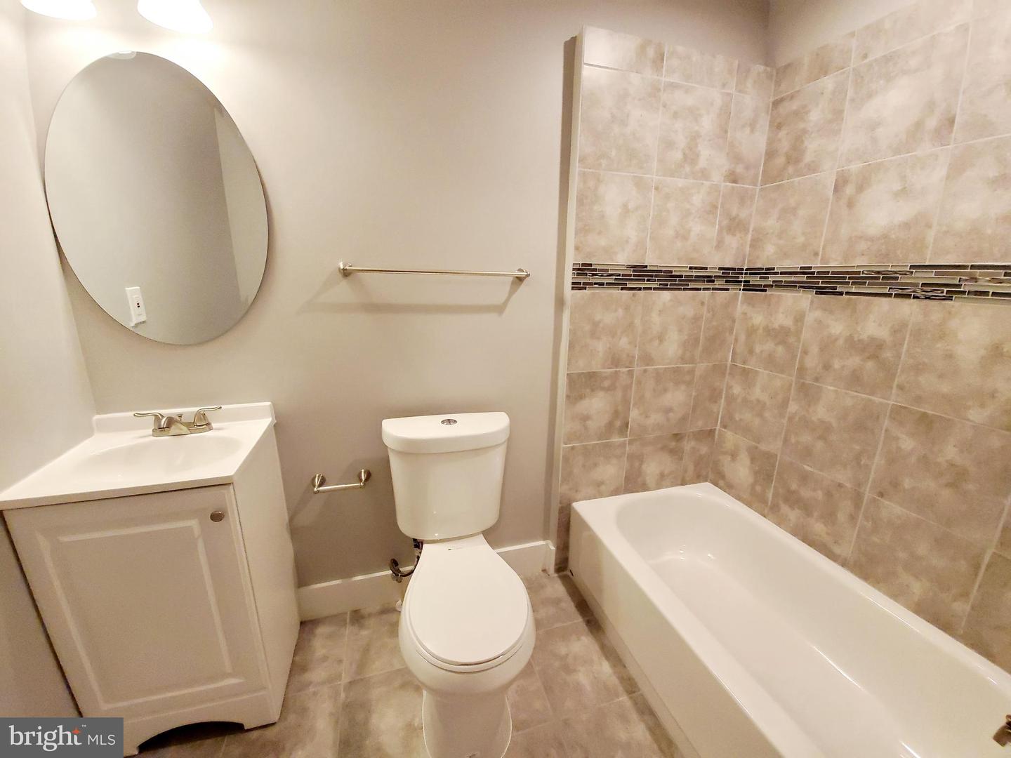 1182 Washington Blvd Property Photo 5