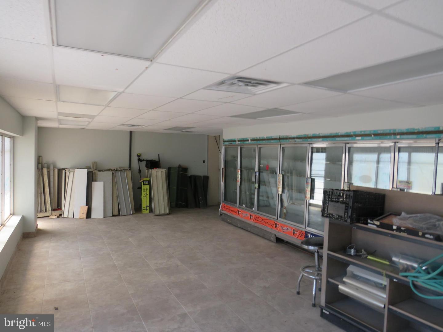 4526 Washington Blvd Property Photo 1