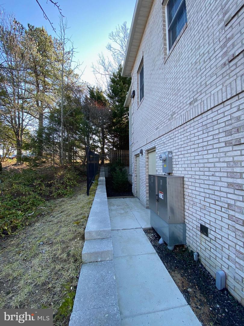 11623 Philadelphia Rd Property Photo 8