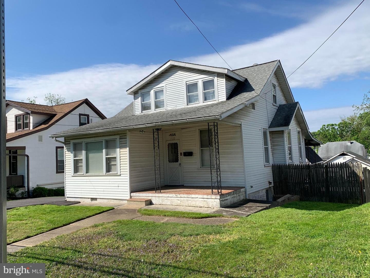 1722 Selma Ave Property Photo
