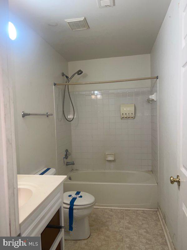 8813 Stone Ridge Cir #203 Property Photo 7