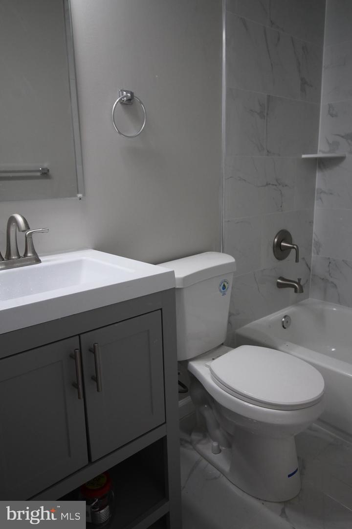 18 Compression Property Photo 29