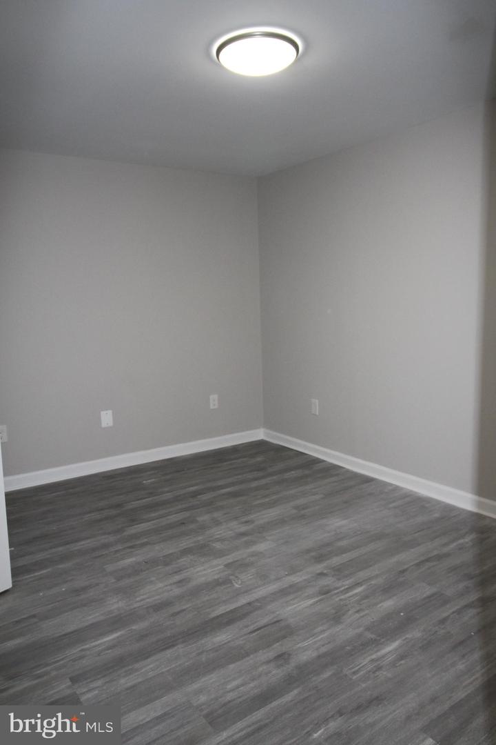 18 Compression Property Photo 32