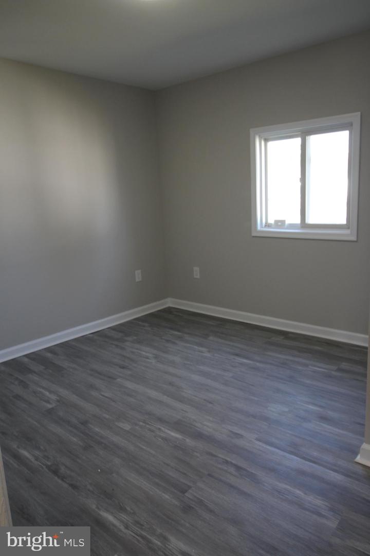 18 Compression Property Photo 33
