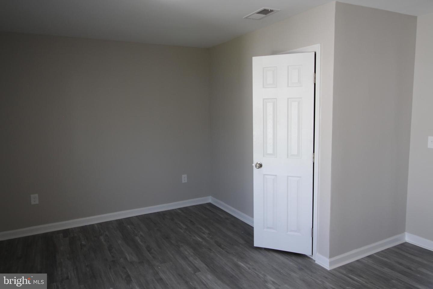 18 Compression Property Photo 38